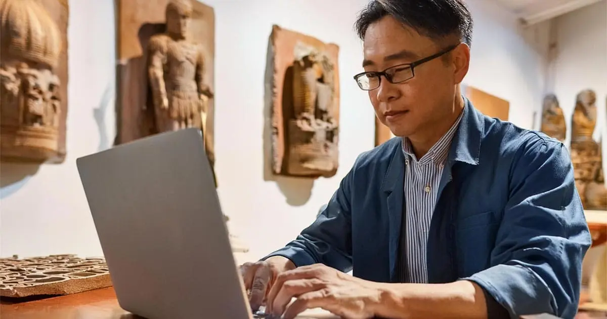 A museum professional using his museum CMS to enhance museum object records with immediately available information.