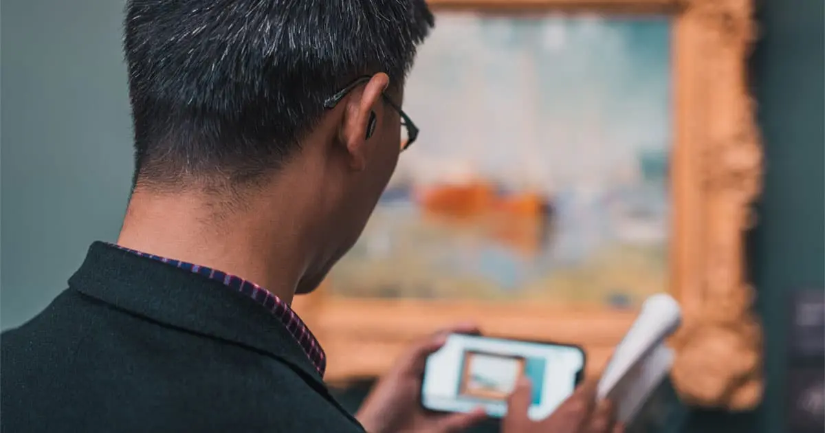 A museum visitor exploring the collection online to enrich his understanding of the object during a visit.